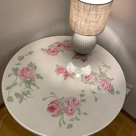 La Vie En Rose Apartment